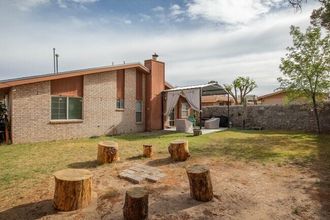 Building Photo - 1980 Buchanan Ave