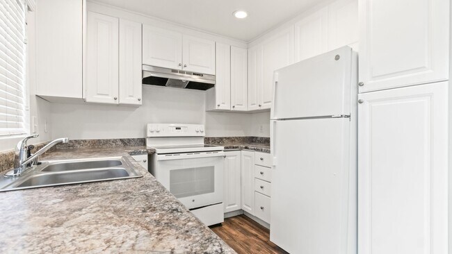Interior Photo - Garrett Gardens