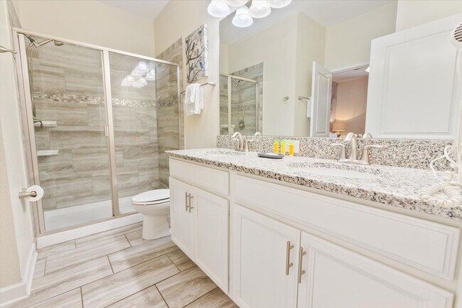 Building Photo - 1411 Rolling Fairway Dr