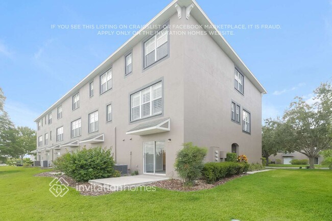 Building Photo - 2421 Lexington Oak Dr
