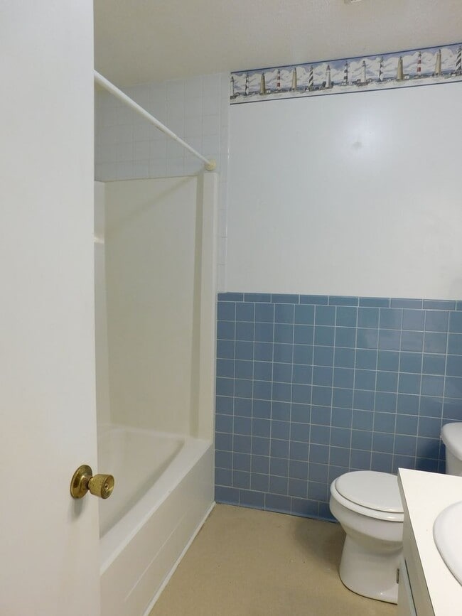 Building Photo - 1512 College Way