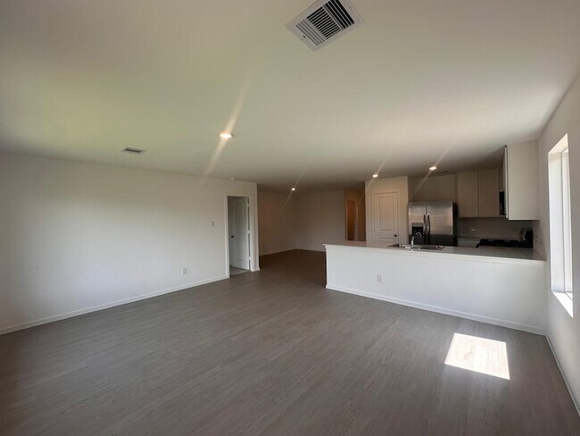 Building Photo - 26906 Rosebay Wds Dr