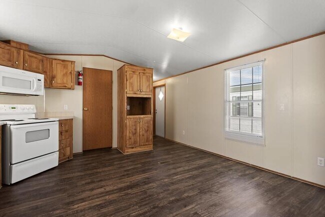 Building Photo - 5040 St Kitts Calle St