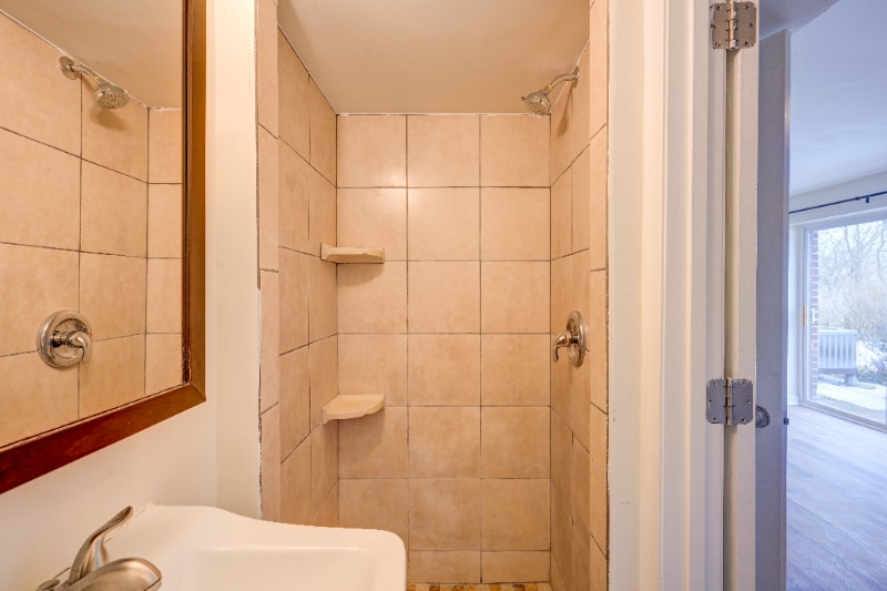 Building Photo - 23 Brucester Bridge Ct