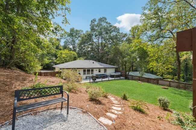 Building Photo - NEW! Fully Furnished Atlanta Oasis - Upsca...