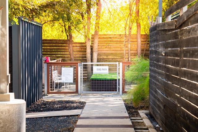 Building Photo - 2505 Thornton Rd