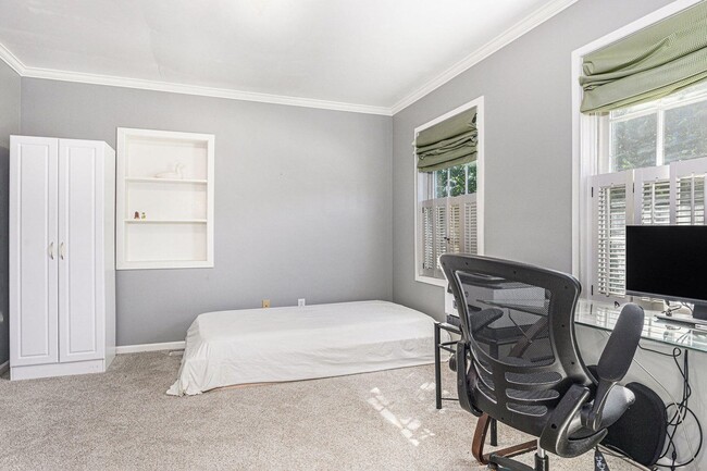 Building Photo - 7471 St George Cir