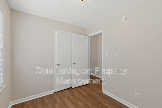 Building Photo - 1222 Trent Blvd