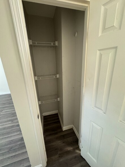 Building Photo - 1739 Dumesnil St