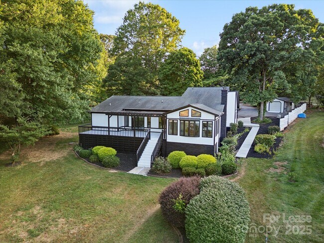 Building Photo - 4954 Moonlite Bay Dr