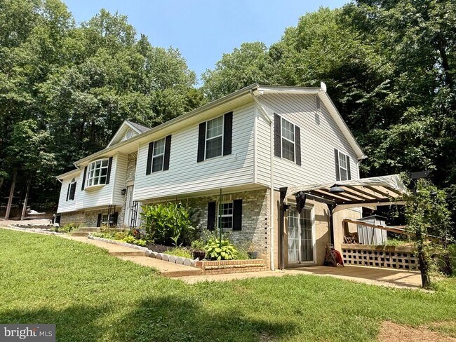 Building Photo - 3745 Hunting Creek Rd