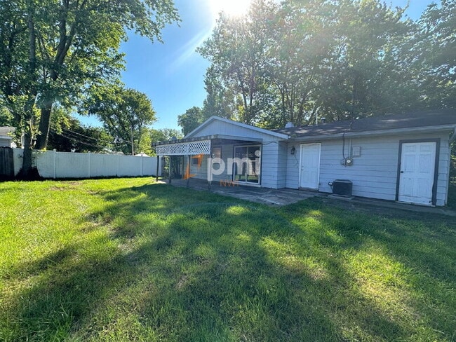 Building Photo - 613 Southwind Dr