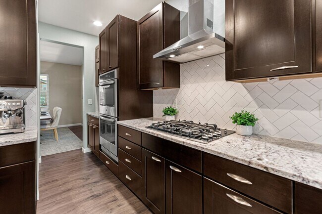 Building Photo - Modern Living. Unforgettable Views 5 bedroom / 5 bathrooms in the desirable Candelas community