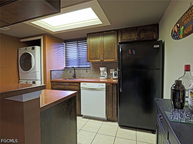 Building Photo - 5804 Newfoundland Cir