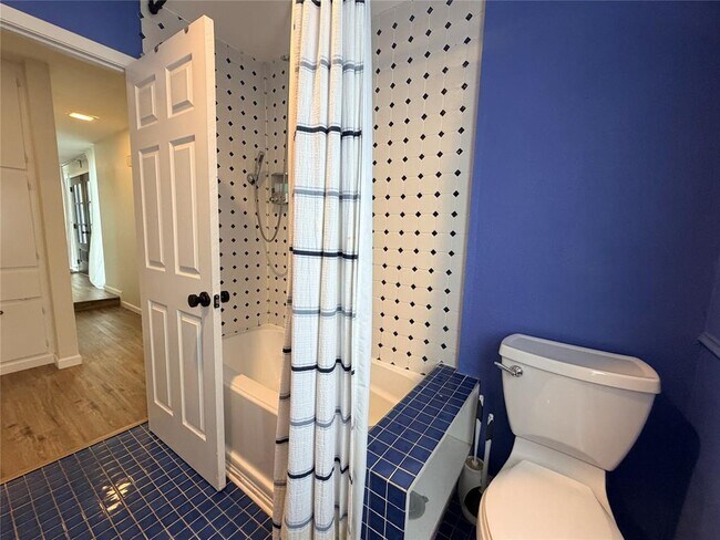 Building Photo - 115 Spanish Oak Cir