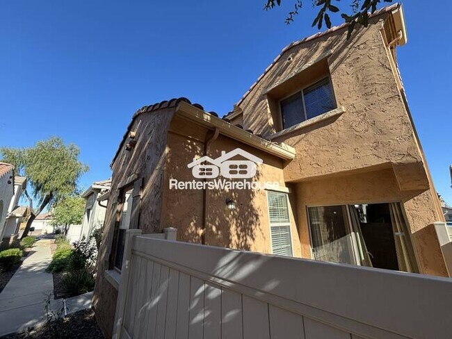 Building Photo - North Phoenix Oasis in a 3-BD Single Family House!