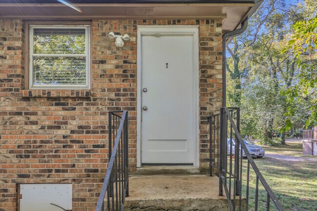 Building Photo - Charming Duplex in Prime Walkable 12 South Location!