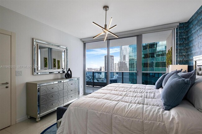 Building Photo - 200 Biscayne Blvd Way