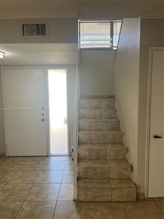 Building Photo - 9722 NW 6th Ln