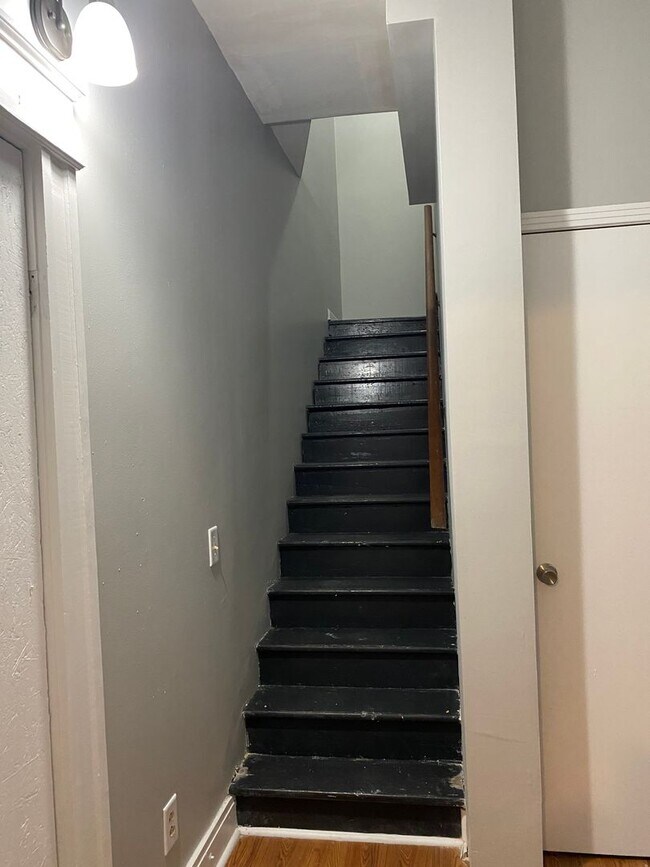 Building Photo - 445 Greenwood Ave