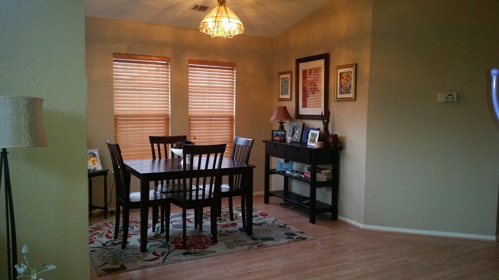 dining - 10724 Wallace Ln