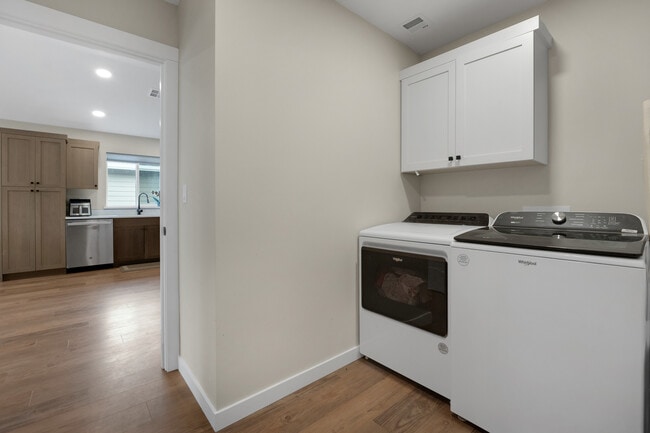 Building Photo - 1350-1313 13th Ave