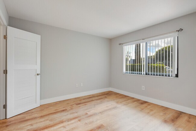 Building Photo - 4242 Deste Ct
