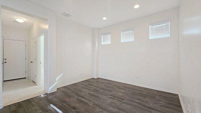 Building Photo - Blue Horizons community near Goodyear!