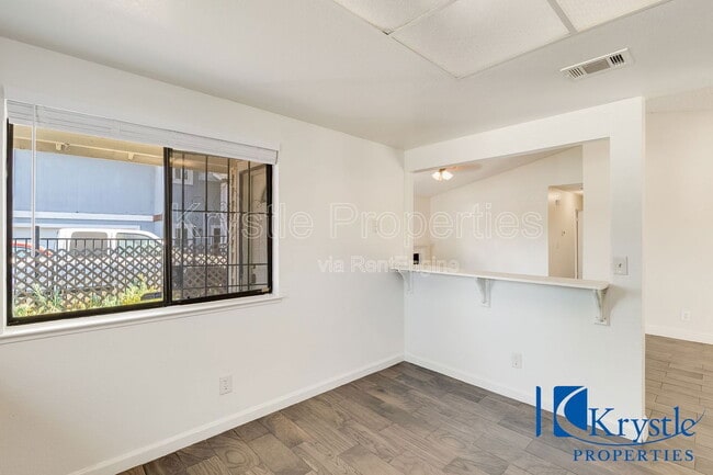 Building Photo - 1366 Matthew Dr