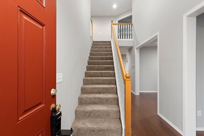 Building Photo - BETHANY 5 bedroom 3 full bath- Beaverton School District- Nike