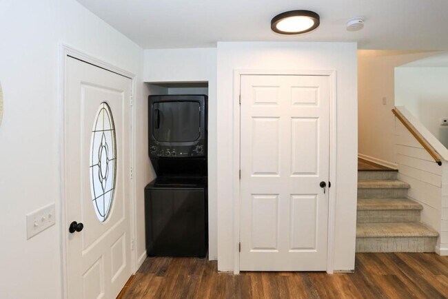 Building Photo - 6157 Orville Dr