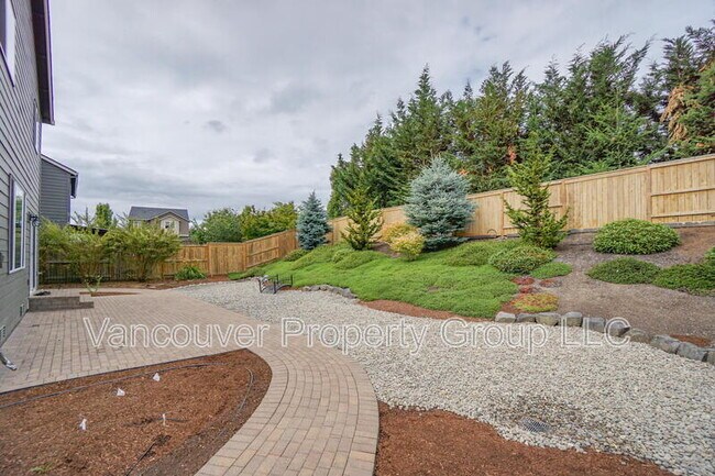 Building Photo - 2273 S Red Tail Loop