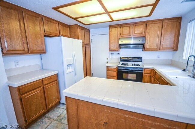 Building Photo - 6762 Shelter Ln