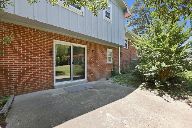 Building Photo - 5914 Ormskirk Dr