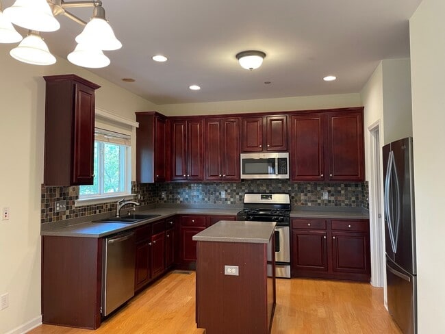 Building Photo - 4524 Sawmill Pl