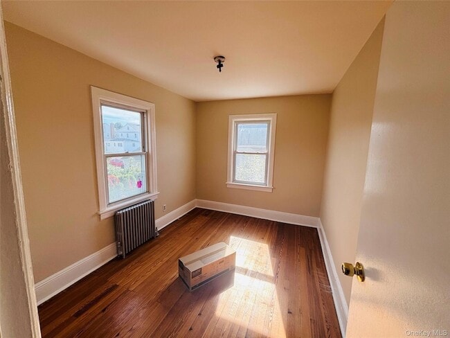 Building Photo - 14 1st St