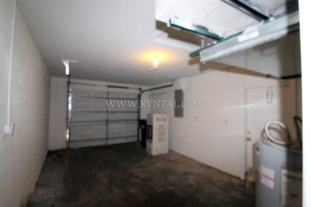 Building Photo - 2311 18th Ave E