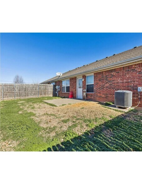 Building Photo - 602 Welston Cir
