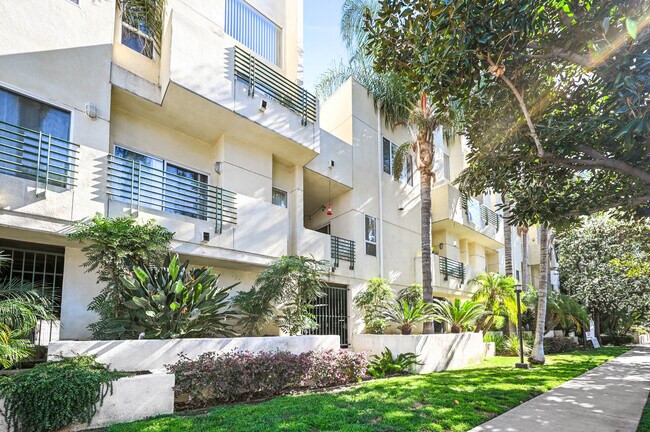 Building Photo - 4620 Vista Del Monte Ave