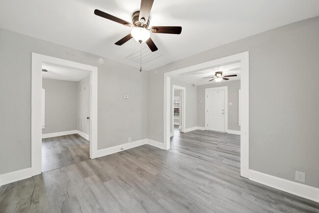 Building Photo - Recently Renovated 2 Bedroom Home in Rock ...