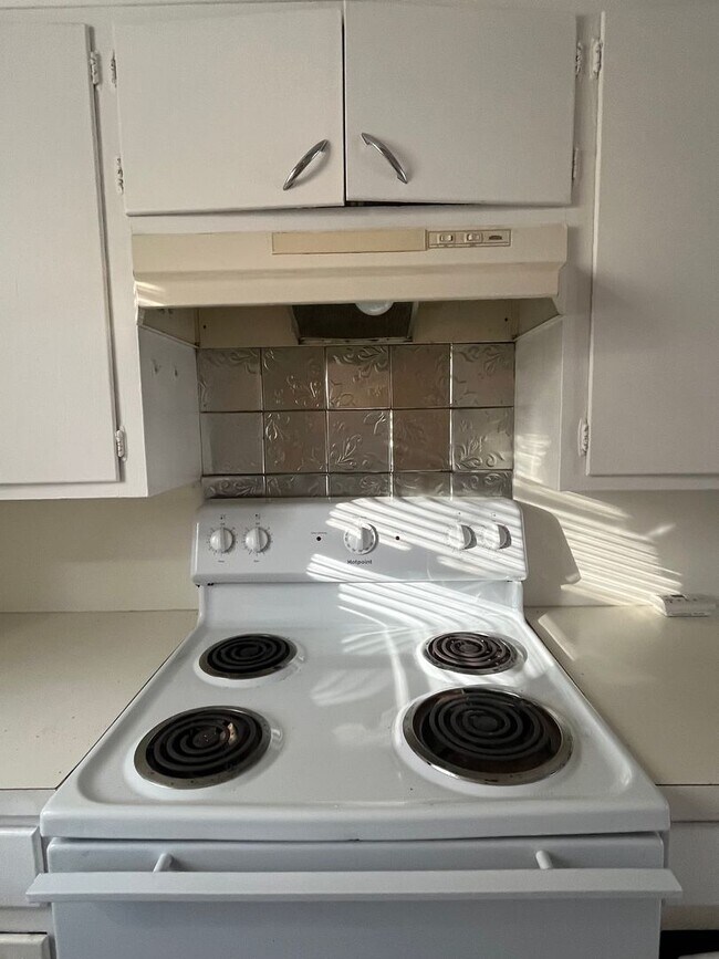 Building Photo - 1612 58th St