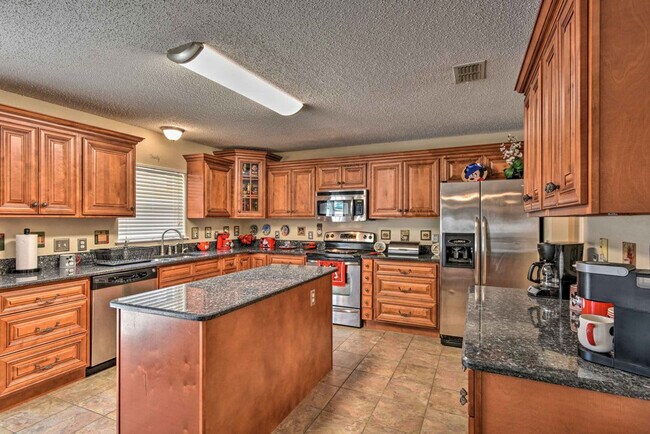 Building Photo - 407 Samuel St