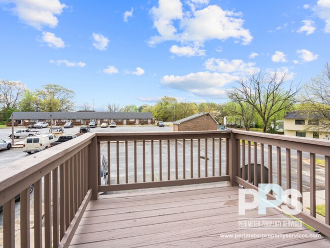 Building Photo - 1510-1512-1514 Pine Log Road