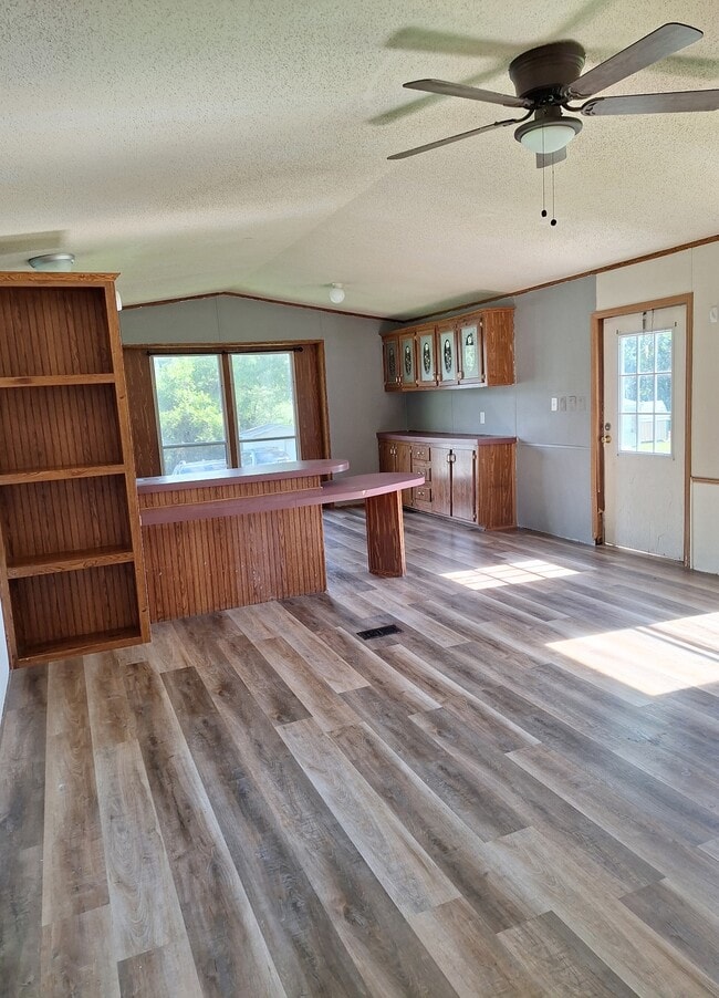 Building Photo - 8390 Countryside Dr