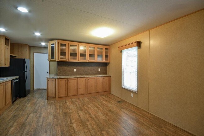 Building Photo - 136 Birchwood Dr