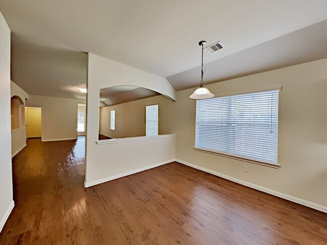 Building Photo - 18822 N Lyford Dr