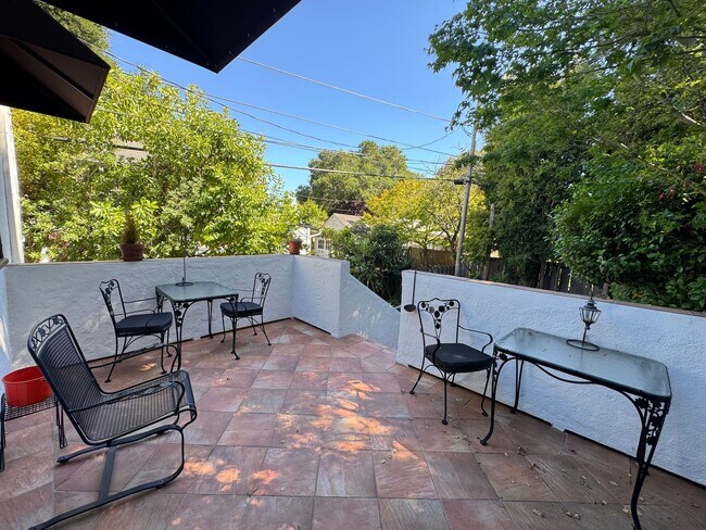 Building Photo - Spacious Spanish-Styled 3Bed/2Bath SFH For Rent in the Desirable City of Alameda, Ca!!!