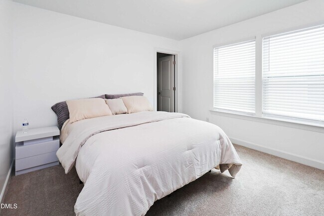 Building Photo - 396 Bent Willow Dr