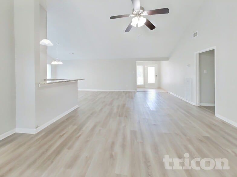 Building Photo - 7318 Foxway Ln