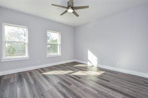 Building Photo - 8930 Easthaven Blvd